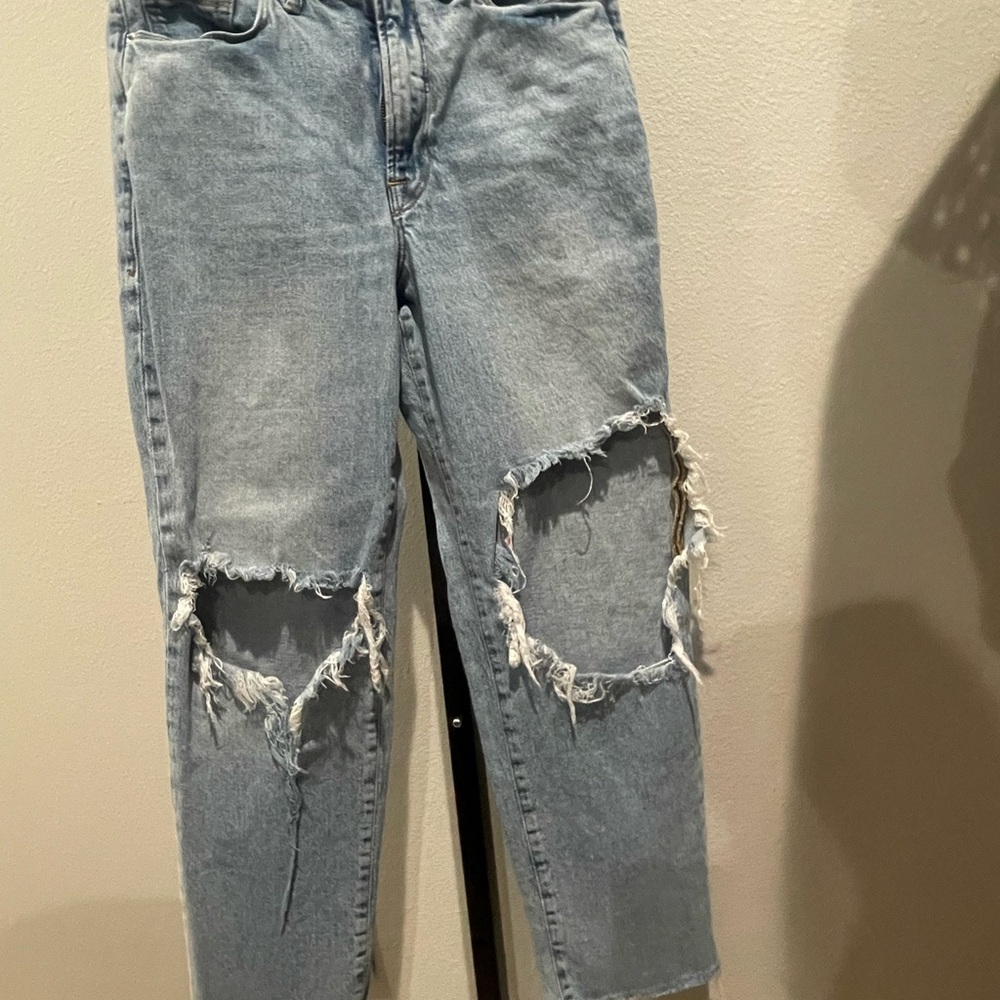 Distressed Light Blue Women's Jeans good a